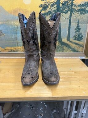 Laredo women’s Lucretia Brown Studded Western Cowboy Boots, size 7M